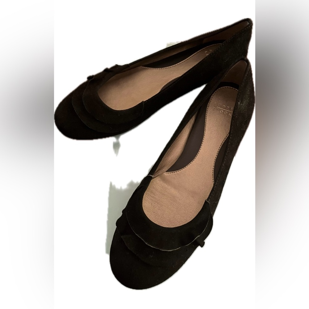 Woman’s suede black shoes ruffle size 6 - Picture 9 of 10